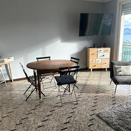 דירה T4 Spacieux 100m2 Climatise אז'אקסיו