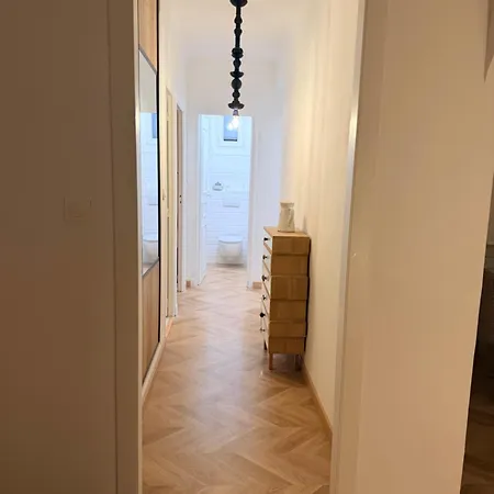 T4 Spacieux 100m2 Climatise Appartement